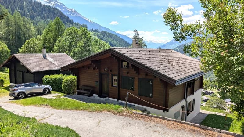 Exklusives Chalet an sonniger Aussichtslage in Ernen (2)