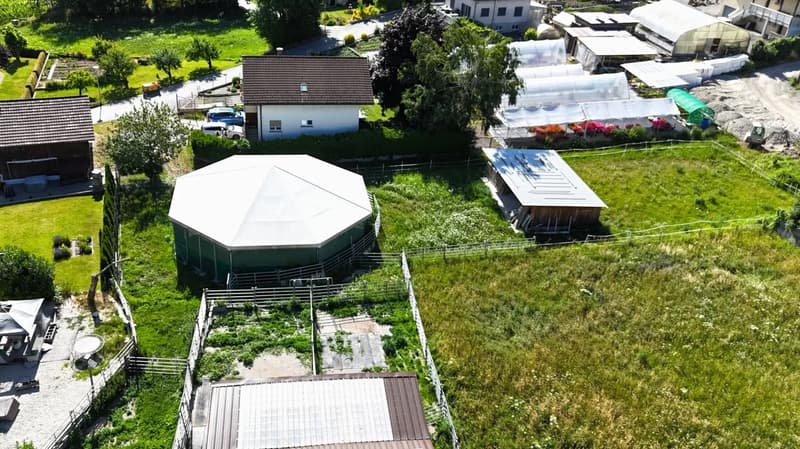 Stable, Barn and Horse Boxes – Building Land W3 with Potential (4)