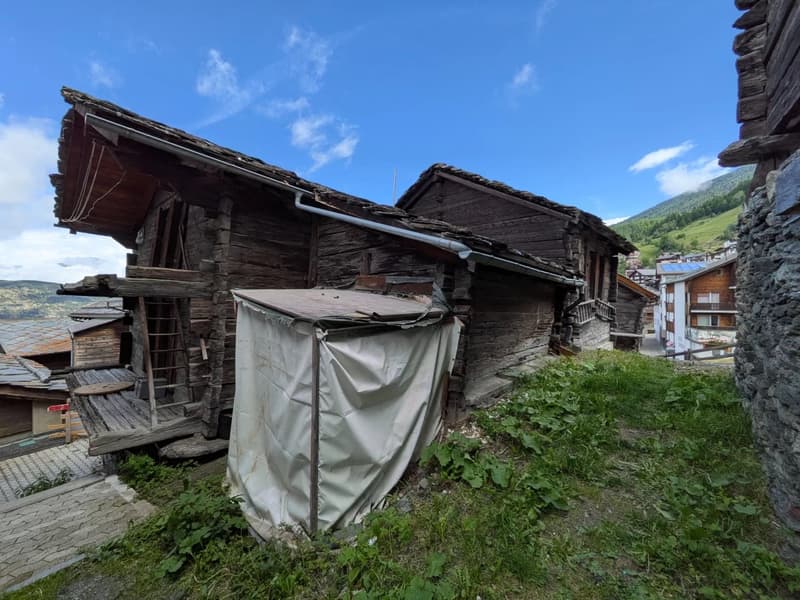 Renovierte 2.5-Zimmerwohnung in Visperterminen (10)