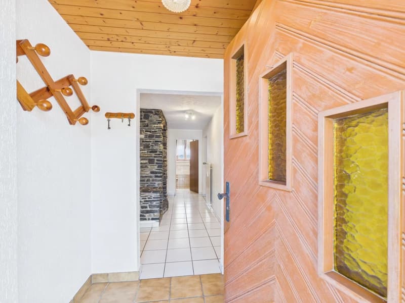 Charmante Wohnung mit Carnotzet in Agarn (3)