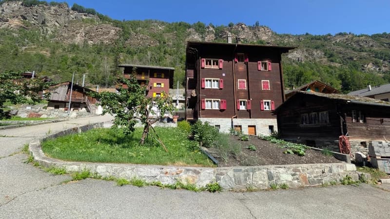 Charmante Duplexwohnung mit alpinem Charakter in Kalpetran (1)