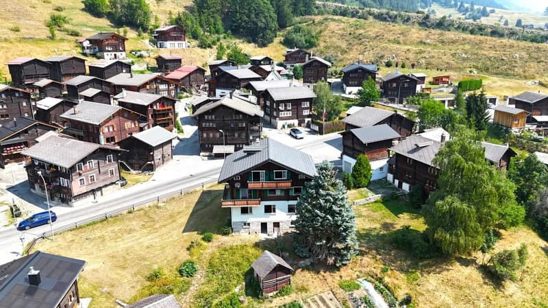 Casa bifamiliare affascinante in una posizione soleggiata nel Goms (20)
