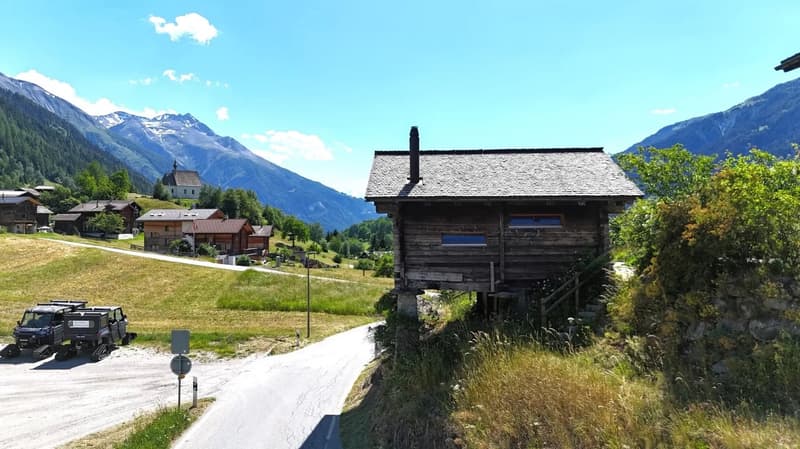 Holiday apartment with Alpine stable & natural idyll in Valais (2)