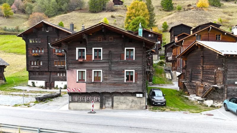 Traditionelles Walliserhaus mit Charme und Potenzial (1)