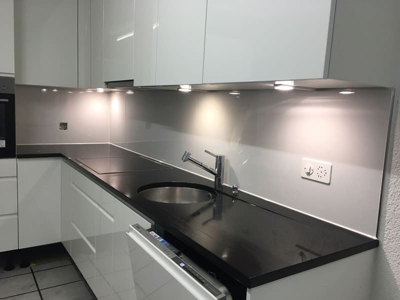 Affascinante appartamento a maisonnette di 4 locali con terrazza sul tetto e camino a Biel/Bienne – disponibile immediatamente! (18)