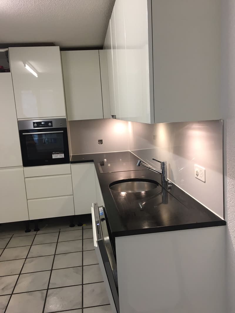 Affascinante appartamento a maisonnette di 4 locali con terrazza sul tetto e camino a Biel/Bienne – disponibile immediatamente! (12)