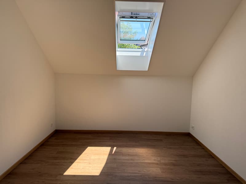 Kernsanierte 2-Zimmer-Dachgeschosswohnung (11)