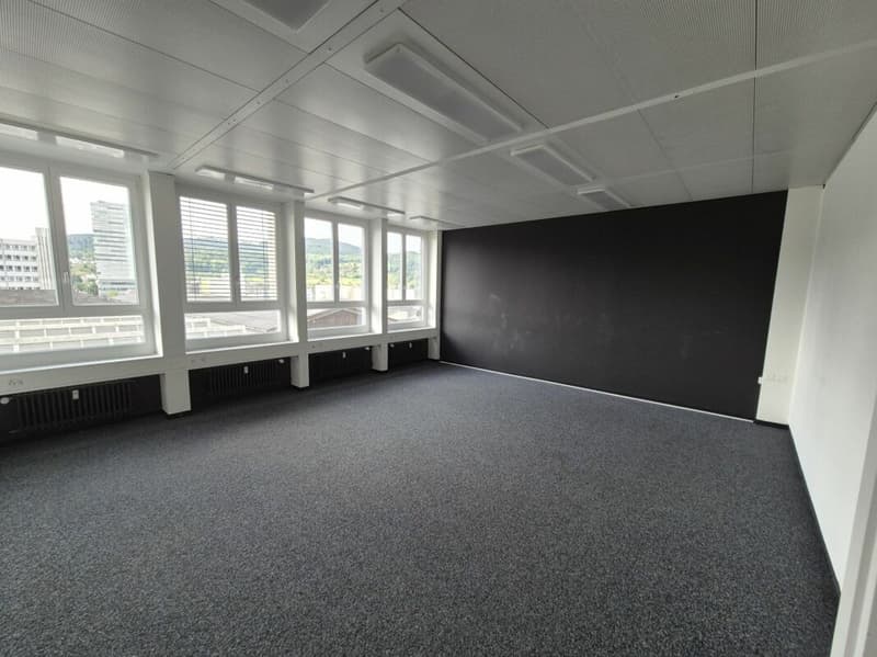 Bright and spacious office (74.5 m²) in the Buss Industriepark Pratteln (3)