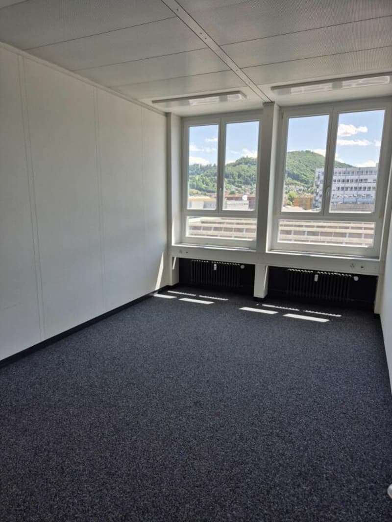 Bright and spacious office (74.5 m²) in the Buss Industriepark Pratteln (4)