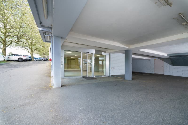 Spazio commerciale / di dettaglio in posizione centrale a Füllinsdorf (1)