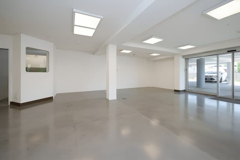 Spazio commerciale / di dettaglio in posizione centrale a Füllinsdorf (6)