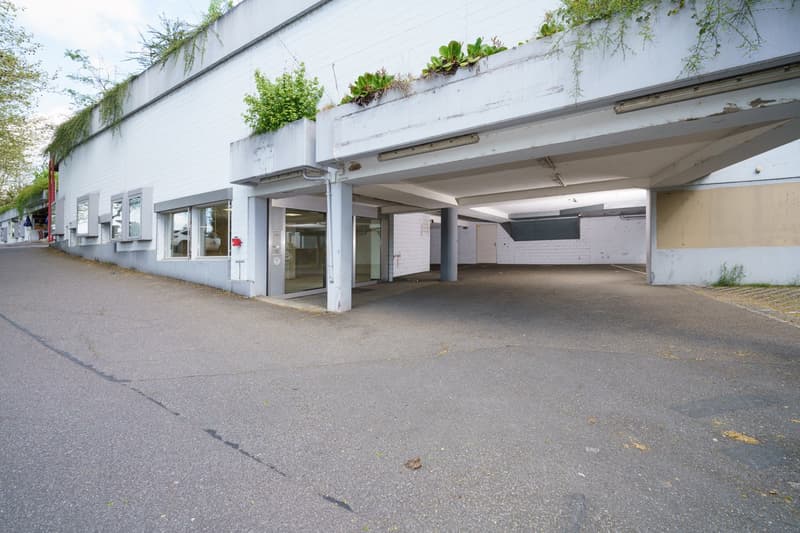Spazio commerciale / di dettaglio in posizione centrale a Füllinsdorf (2)