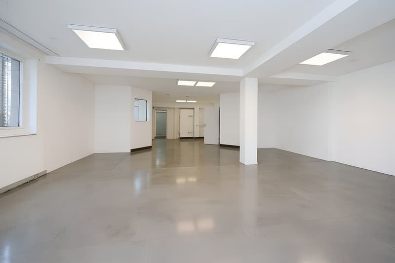 Spazio commerciale / di dettaglio in posizione centrale a Füllinsdorf (5)