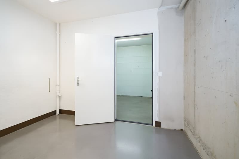 Spazio commerciale / di dettaglio in posizione centrale a Füllinsdorf (11)