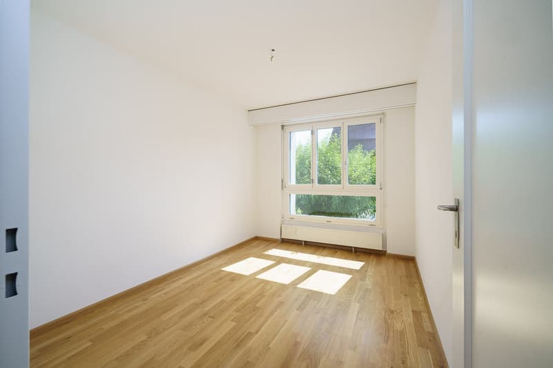 Ruhig gelegene 4-Zimmer-Wohnung in Biel-Benken (10)