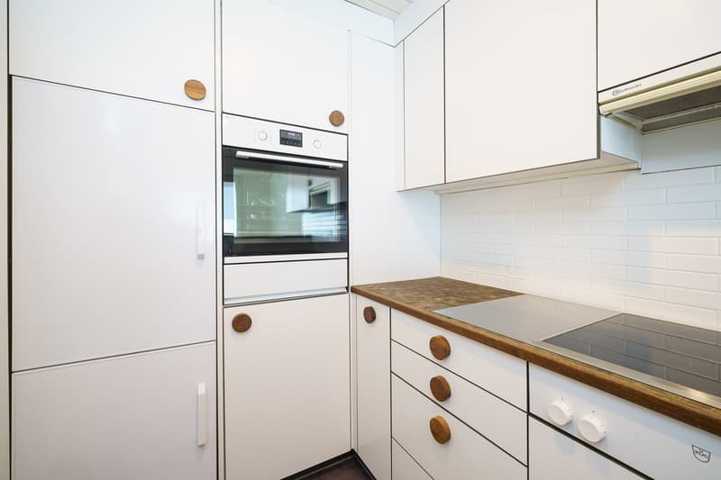 Ruhig gelegene 4-Zimmer-Wohnung in Biel-Benken (4)