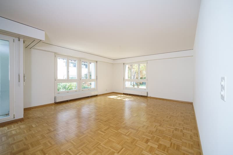 Ruhig gelegene 4-Zimmer-Wohnung in Biel-Benken (2)