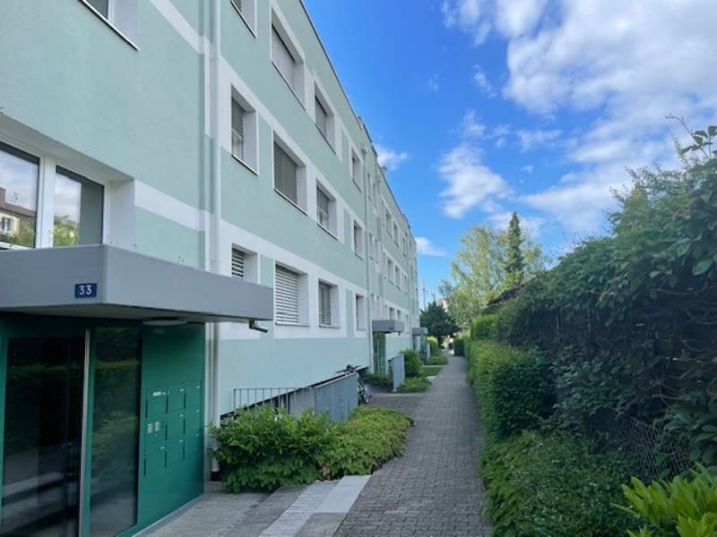 Modernes Wohnen an ruhiger Lage (1)
