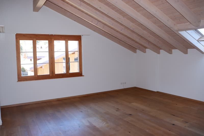 Charmant appartement 3.5 pièces avec galerie et balcon à Wilderswil ! (2)