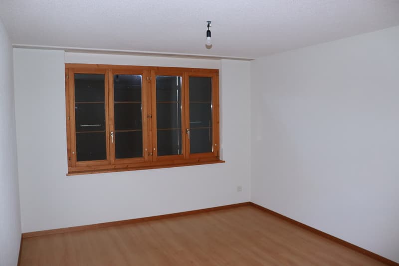 Charmant appartement 3.5 pièces avec galerie et balcon à Wilderswil ! (3)