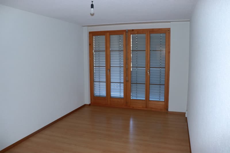 Charmant appartement 3.5 pièces avec galerie et balcon à Wilderswil ! (4)