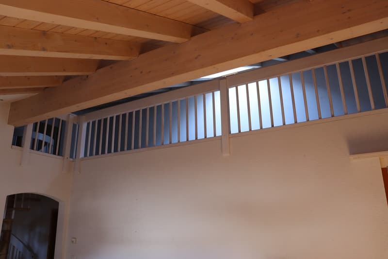 Charmant appartement 3.5 pièces avec galerie et balcon à Wilderswil ! (9)