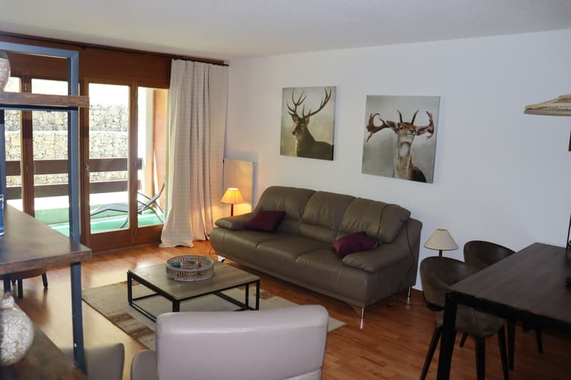 Stylish 2.5-room apartment with balcony & 2 indoor parking spaces! (2)