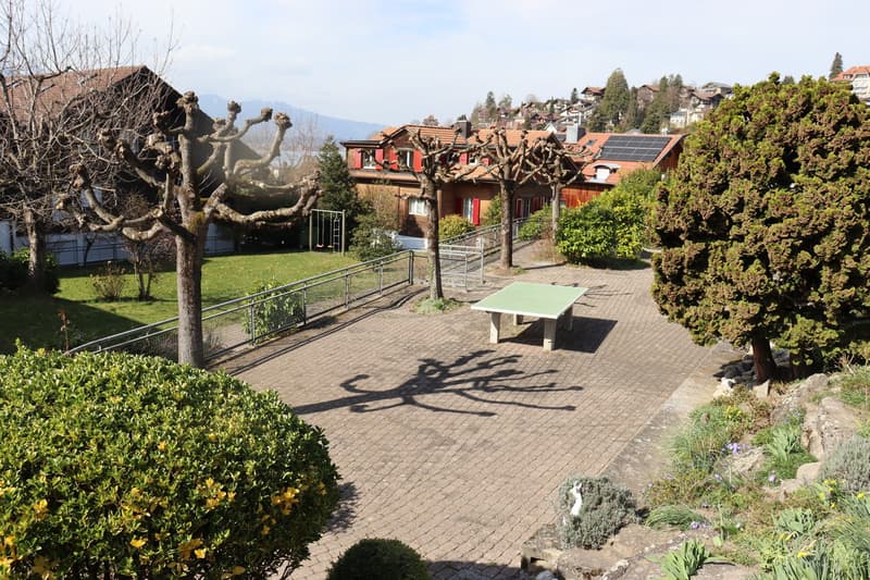Dream Maisonette with Lake View & Fireplace - Living on Lake Thun (12)
