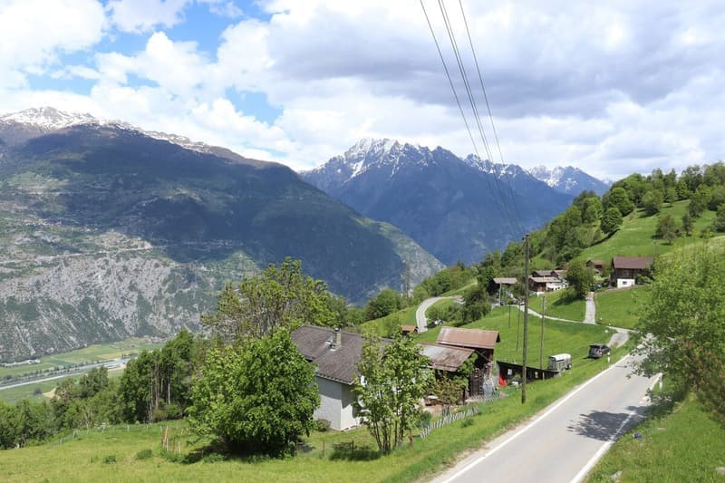 Charmant grange valaisanne avec panorama et garage à Oberems (9)