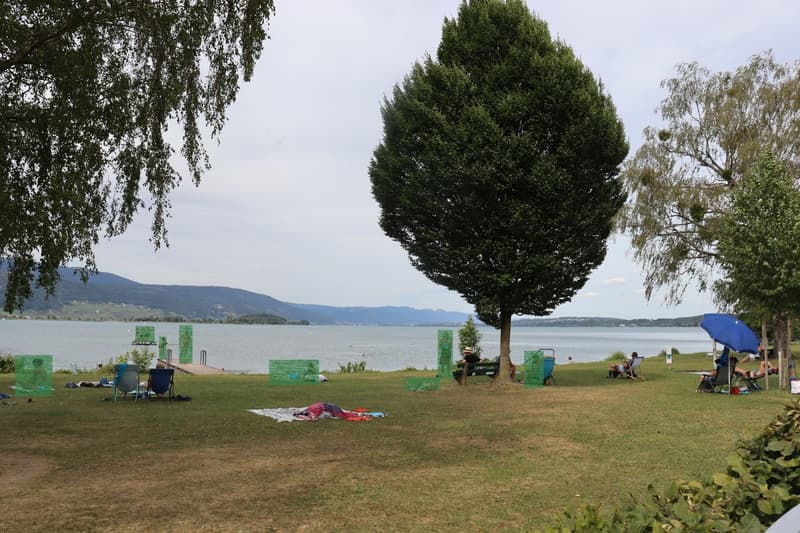 Charmantes 2.5-Zimmer-Campinghäuschen am Strand Camping Vinelz (8)