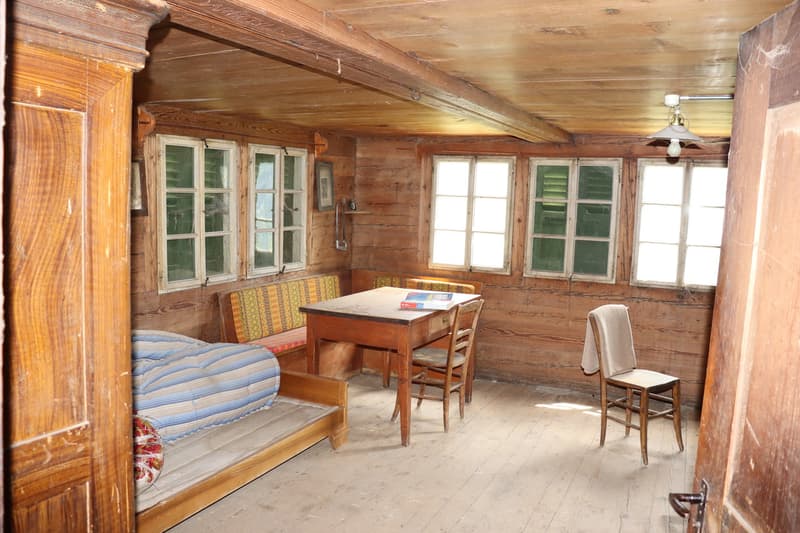 Walliser Zweifamilienhaus (5)