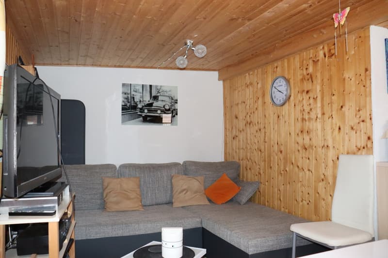 Charmantes 2.5-Zimmer-Campinghaus mit Sonnenterrasse in Raron VS (5)