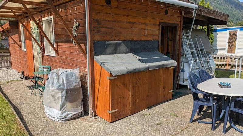 Charmantes 2.5-Zimmer-Campinghaus mit Sonnenterrasse in Raron VS (2)