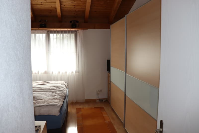 4.5-Zimmer-Eckhaus mit grossem Umschwung und privater Gartenoase! (11)