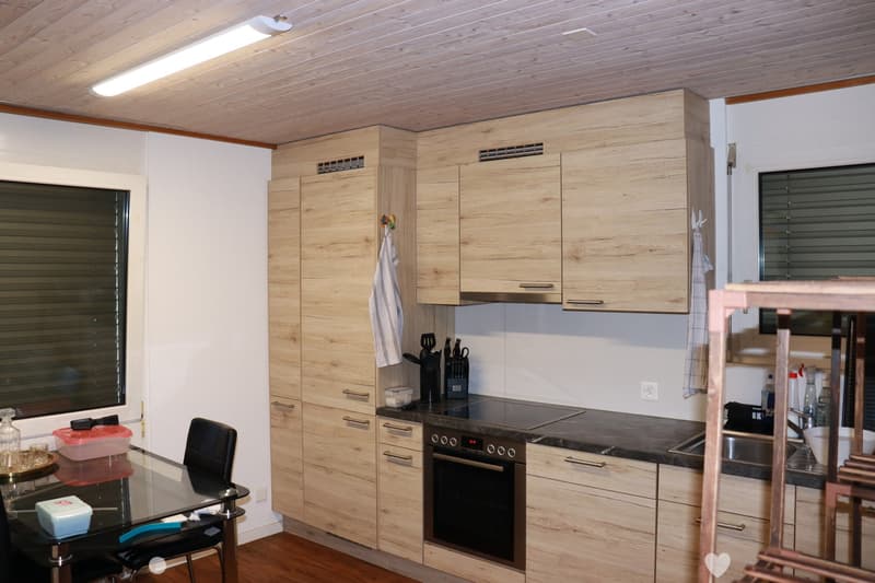 Charmante 3.5-Zimmer-Wohnung mit Einstellhallenplatz in Interlaken! (1)