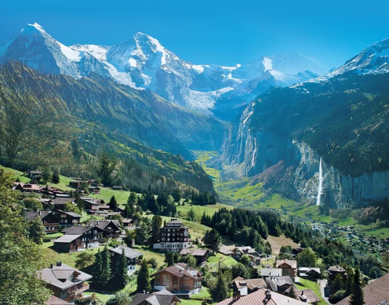 Aussicht von Wengen in die Bergregion Grindelwald-Lauterbrunnen und Jungfraumassiv