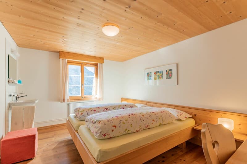Historisches Berghotel Schwarenbach inmitten der imposanten Berner Alpen am Gemmipass (12)
