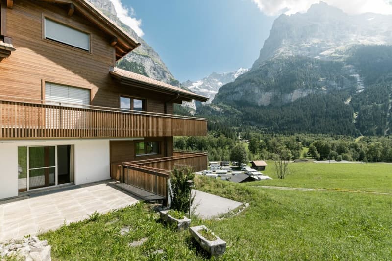 Grindelwald: Quiet 2 Bedroom Holiday Apartment With Balcony And Garden Seating Area (14)