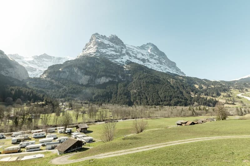 Grindelwald: Quiet 2 Bedroom Holiday Apartment With Balcony And Garden Seating Area (17)