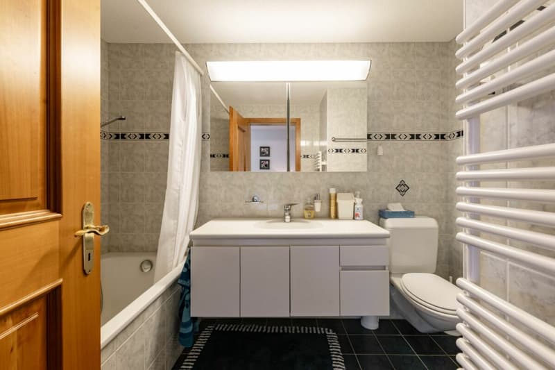 Appartement 4.5 pièces spacieux dans le chalet Gemel avec vue sur la montagne (15)