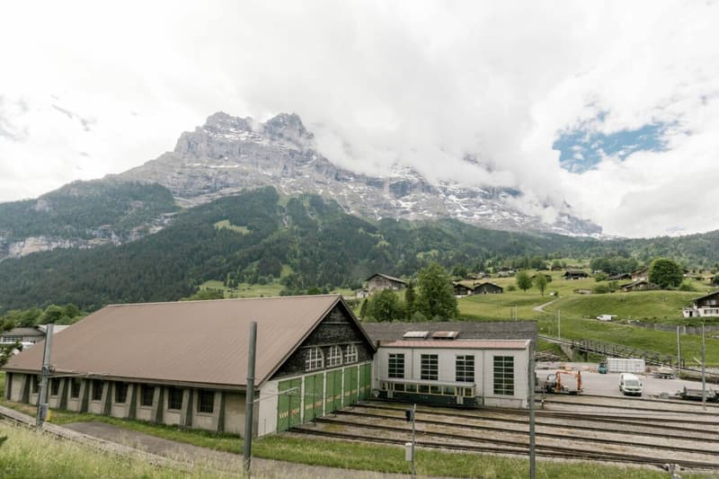 Charmante 2.5-Zimmerwohnung in der Überbauung Eiger (16)