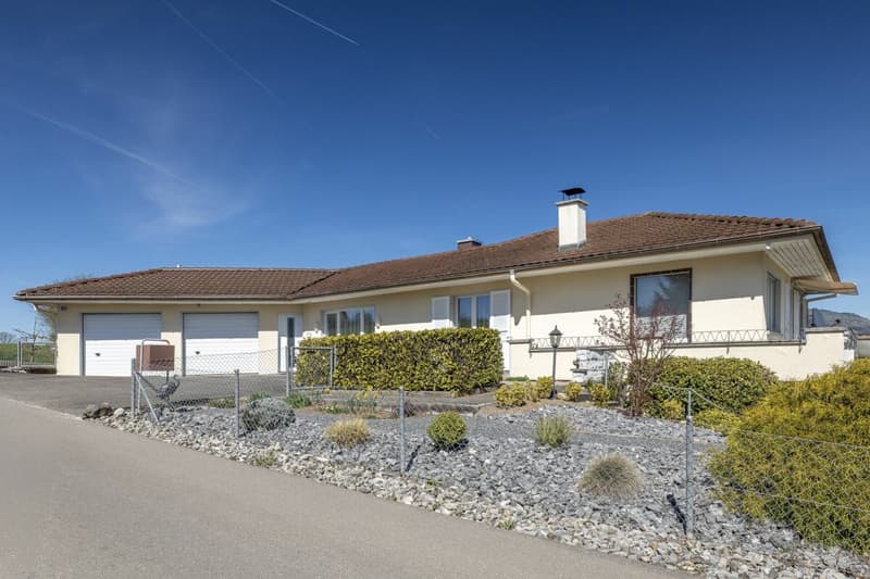 Detached single-family house with a far-reaching view (3)
