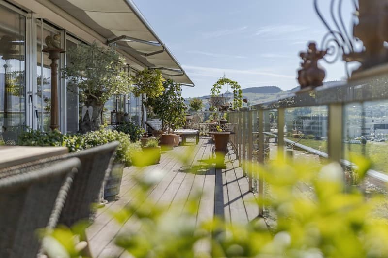 Appartamento in attico moderno con vista panoramica (10)