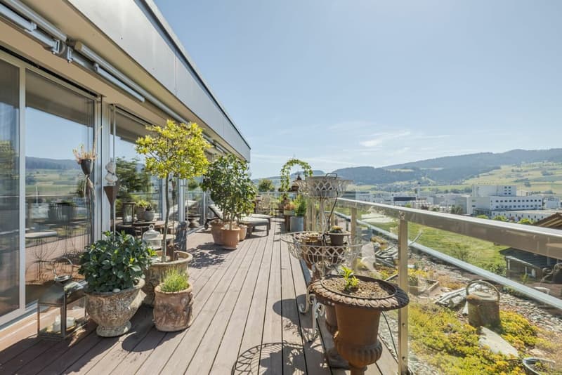 Appartamento in attico moderno con vista panoramica (1)