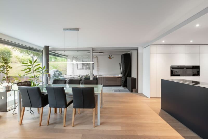 Elegant garden apartment in central location (2)