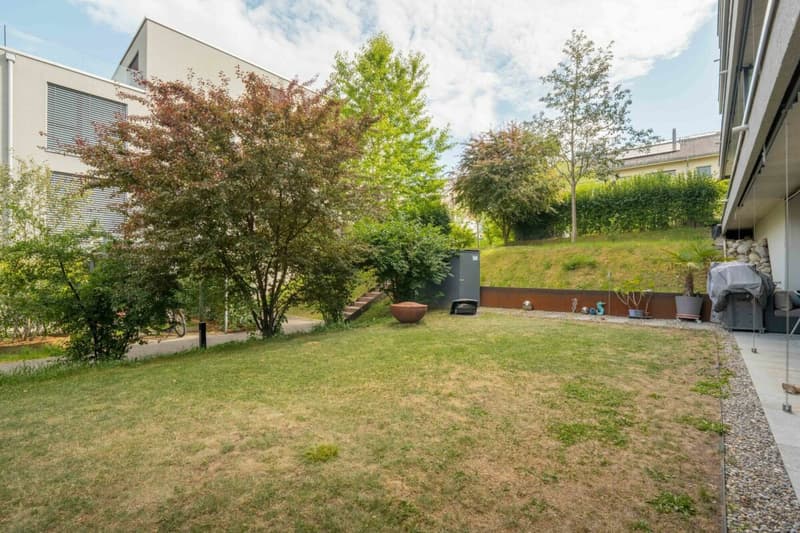 Elegant garden apartment in central location (16)