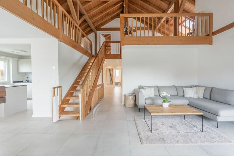 Exclusive Bungalow-Style House (6)