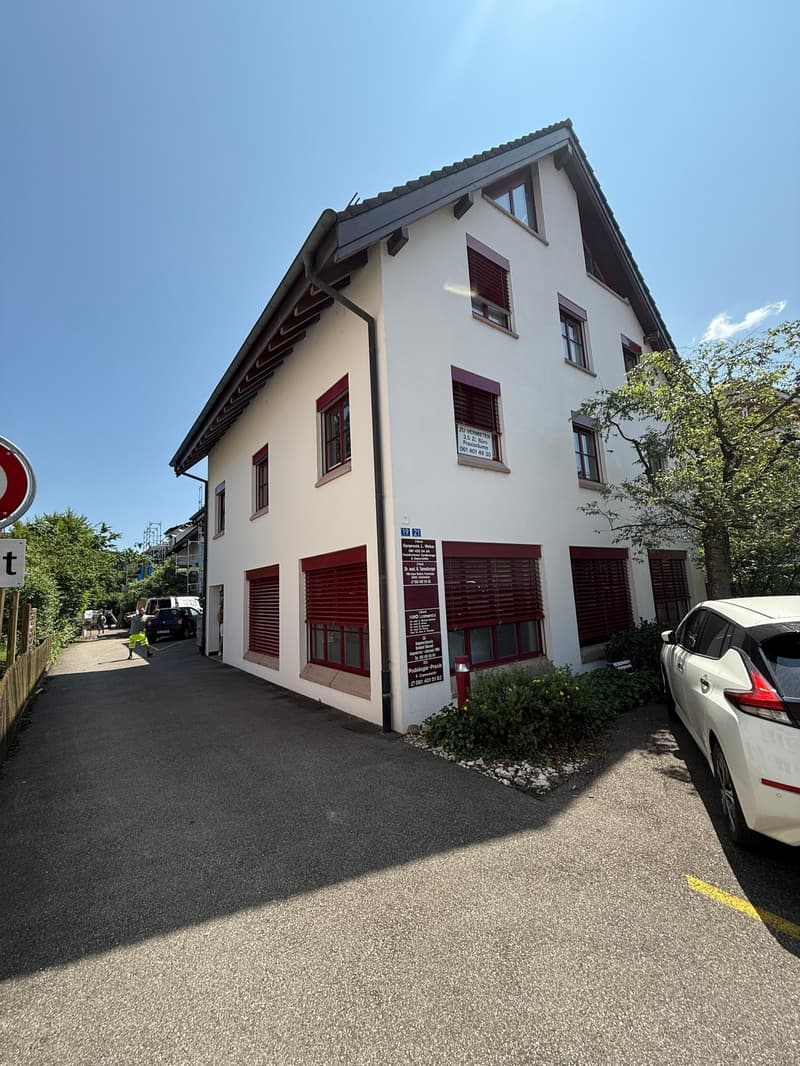 Praxis an zentraler Lage in Oberwil (7)