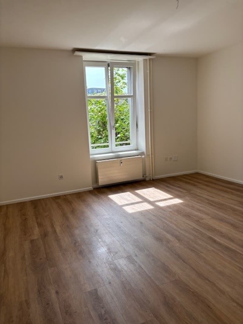 Beautiful, bright 2-room apartment in a quiet location with a covered balcony (7)