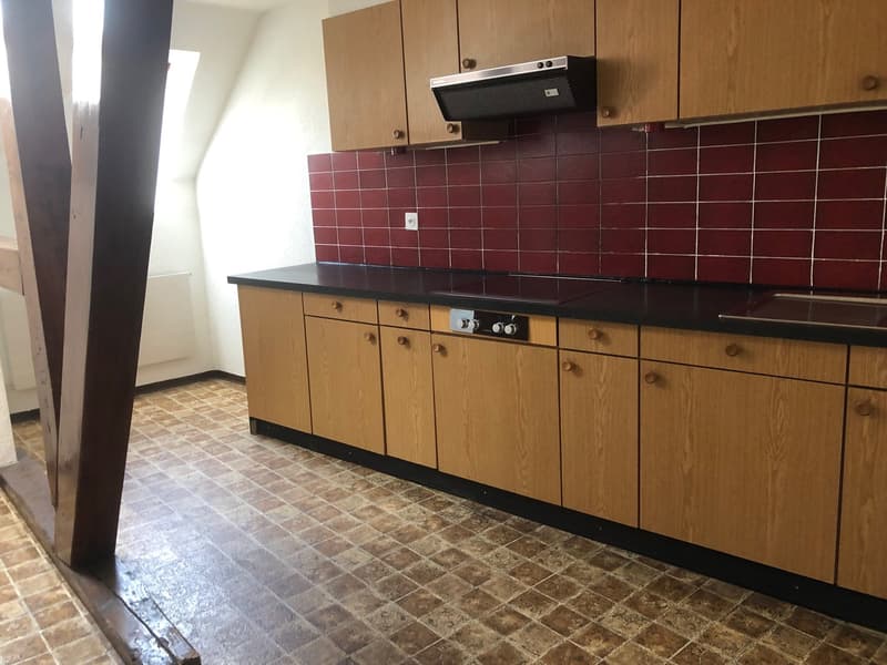Charmante 3,5-Zimmer-Dachwohnung an zentraler Lage (7)